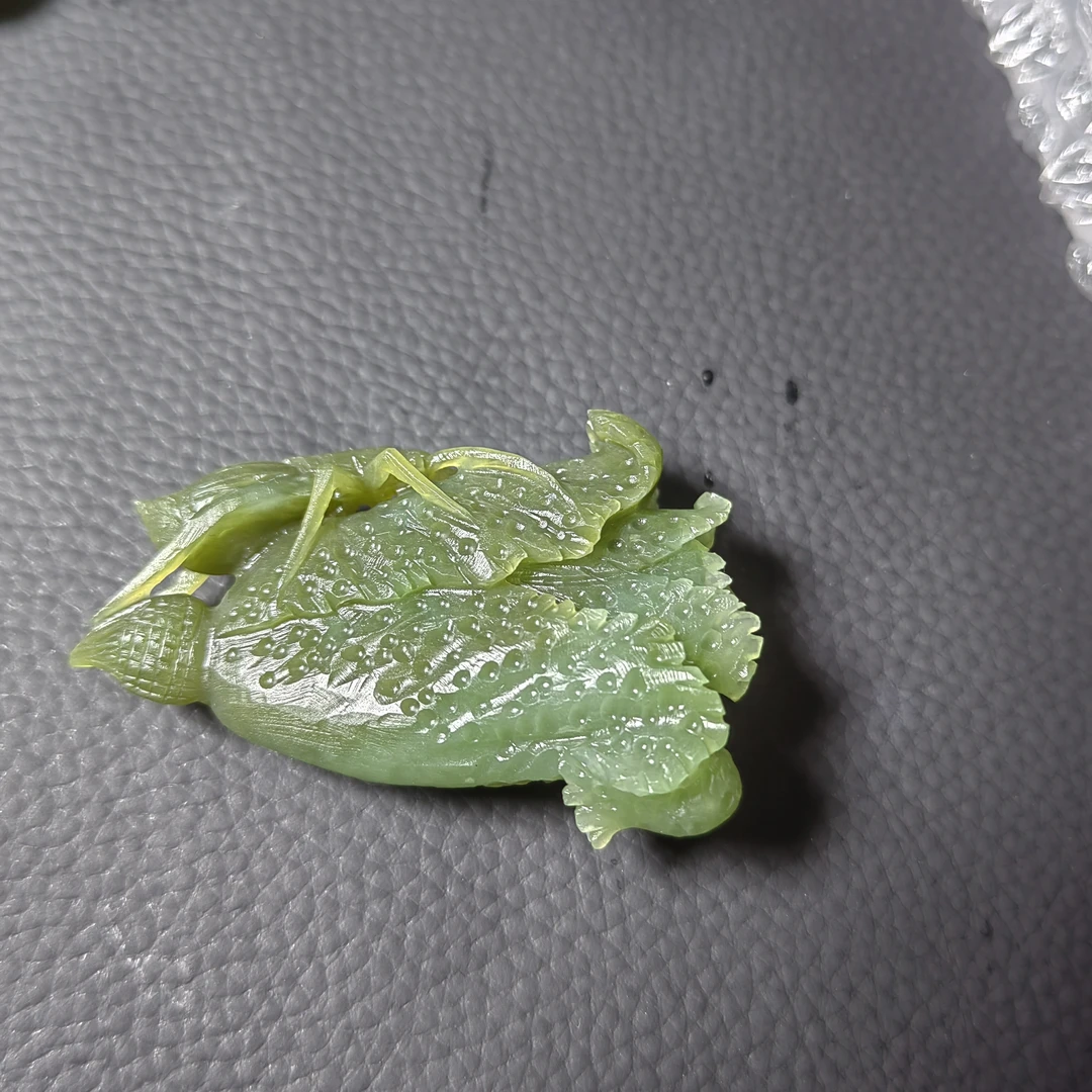 天然和田玉手工雕刻俏色巧雕白菜蝈蝈
