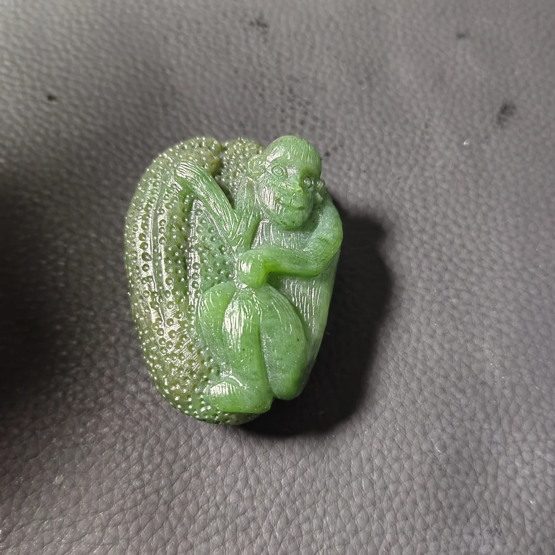 天然和田玉碧玉俏色巧雕手工雕刻