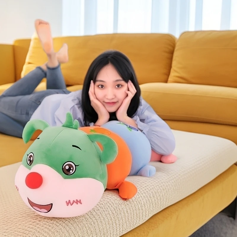 伊呀呀长条水果毛毛虫陪睡抱枕女生睡觉夹腿超萌毛绒公仔亲肤柔软