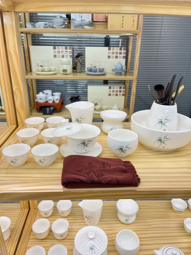 描金绿竹宽口杯盖碗款19件套 羊脂玉功夫茶具套装 安全泡沫包装