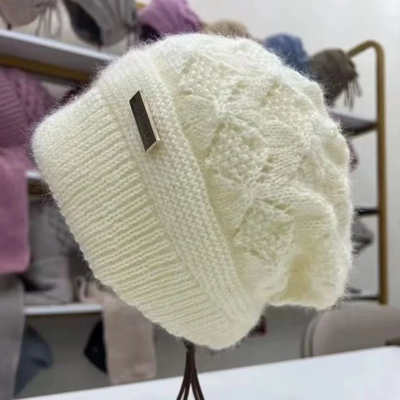 【有同色围脖】冬季新款针织女松鼠绒时尚百搭蝴蝶纹蓓蕾女帽双层