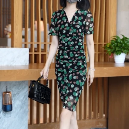 【新款上新】气质显瘦女人味连衣裙Q19915