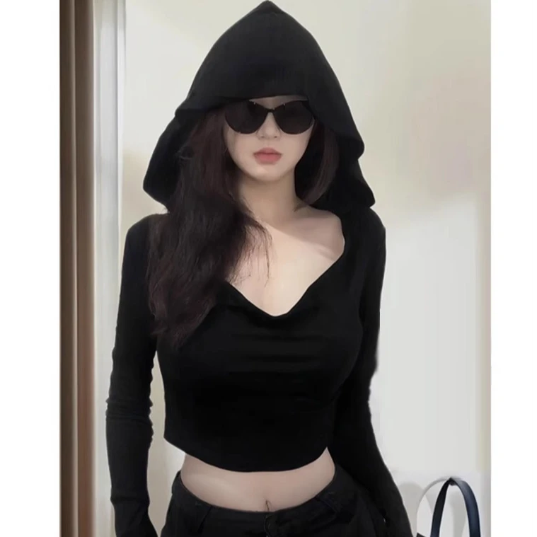 甜辣妹黑色连帽长袖t恤女秋季欧韩货高端上衣短款小个子紧身体恤