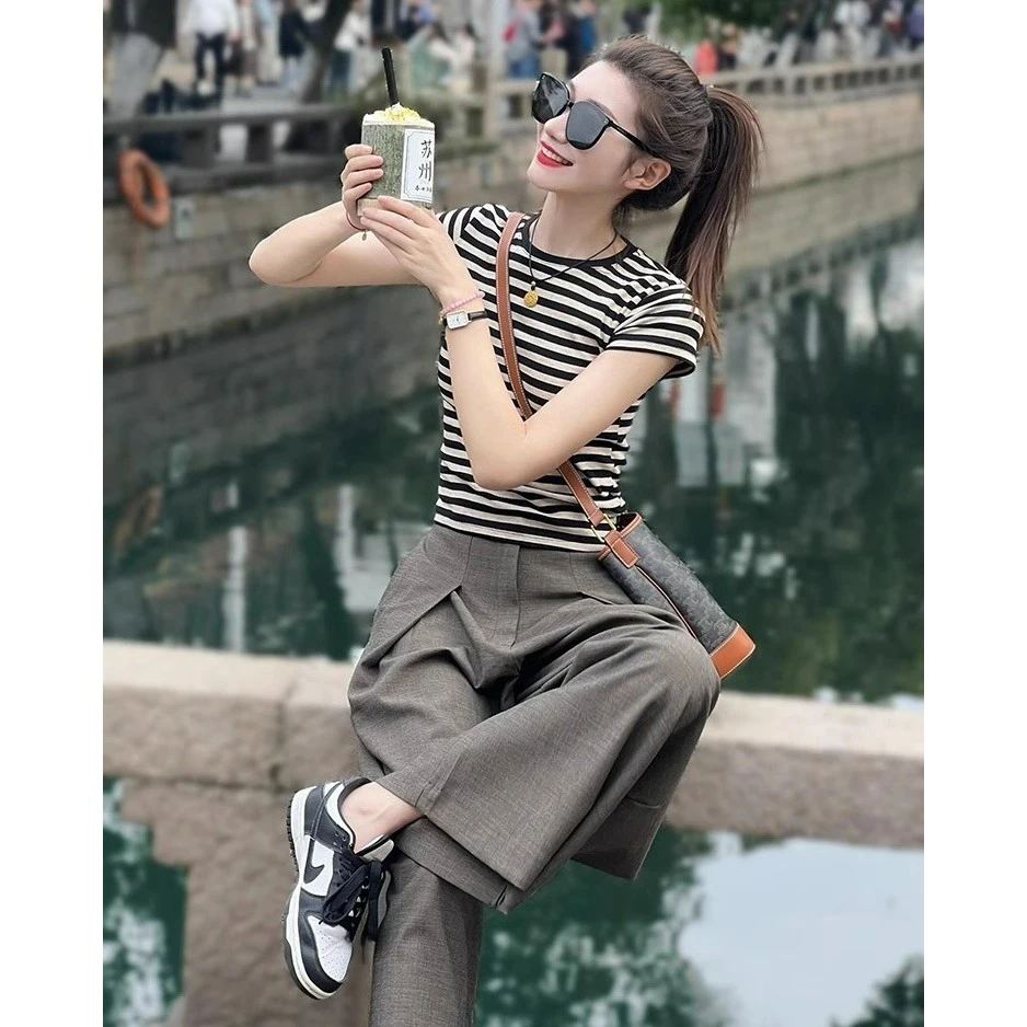 夏装搭配一整套活泼减龄显瘦条纹上衣阔腿裤两件套装网红2025炸街