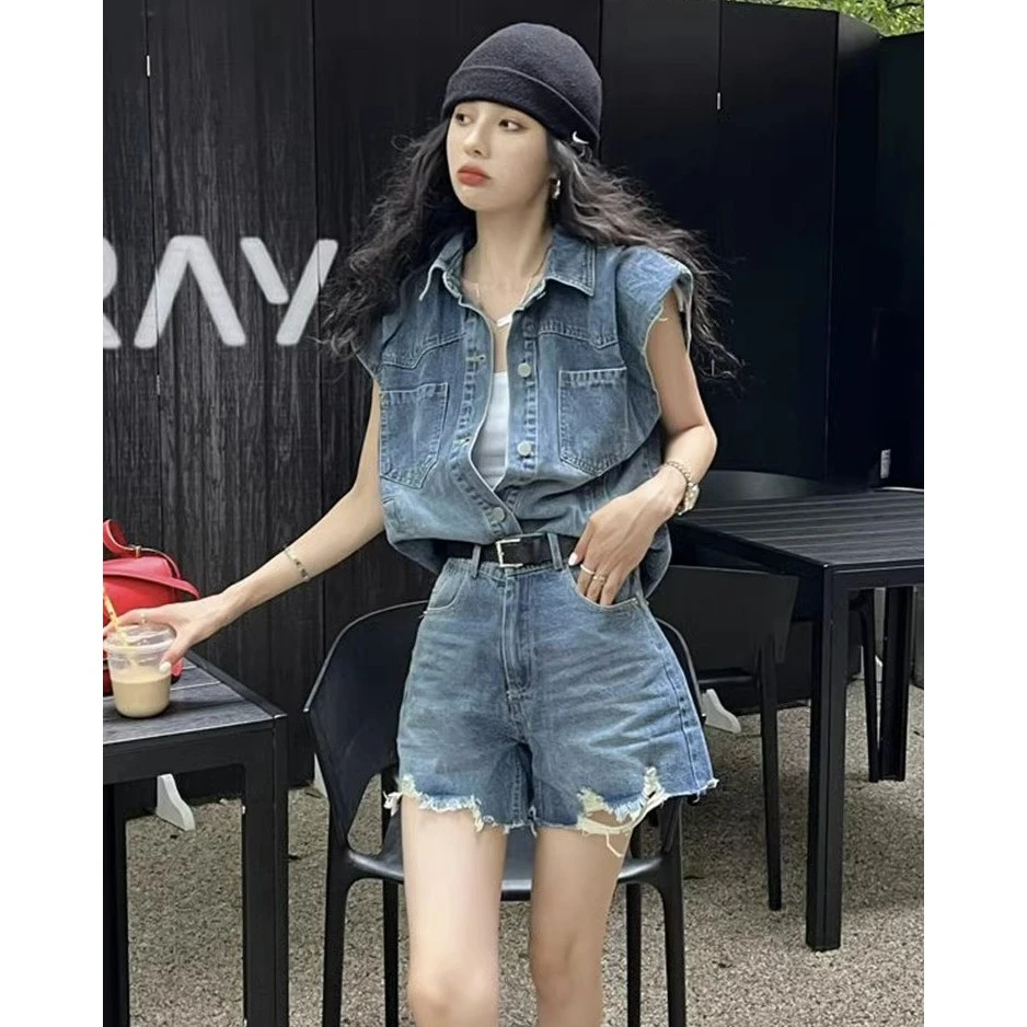 夏装2025新款茶系穿搭一整套微胖显瘦减龄辣妹chic牛仔短裤套装女