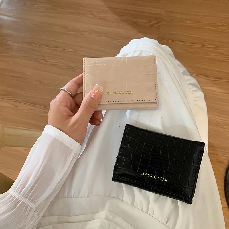 日式短款真皮质感女士三折迷你PU钱包大容量新款多功能零钱袋