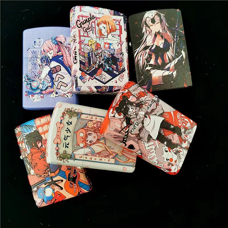 （图案随机）无品牌彩绘砂轮煤油打火机