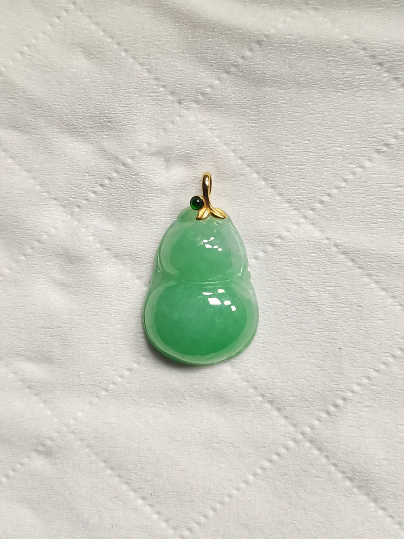 18K金扣满绿A货翡翠精品葫芦多样性发其一