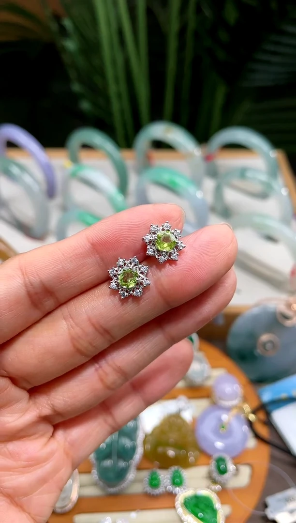 【闪购商品】橄榄石耳饰银S925镶嵌1