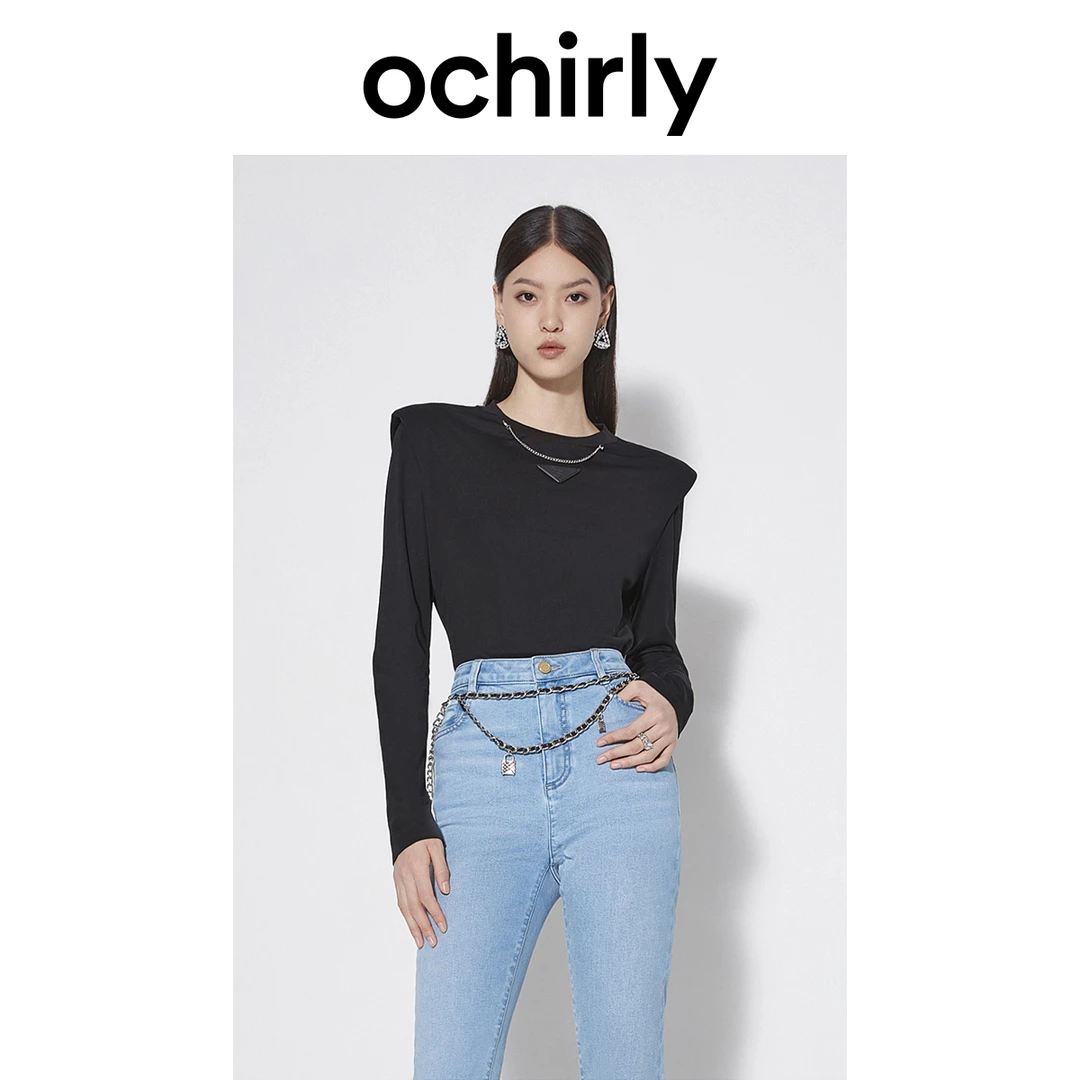 ochirly欧时力 设计感长袖T恤女秋装链条皮牌正肩上衣