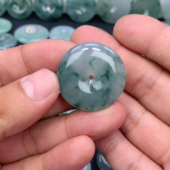 翡翠颈饰未镶嵌绿**戟缅甸天然A货翡翠