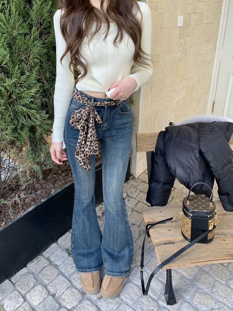 28 Yue新款修饰腿型怀旧层次感水洗牛仔裤YY4GMK12