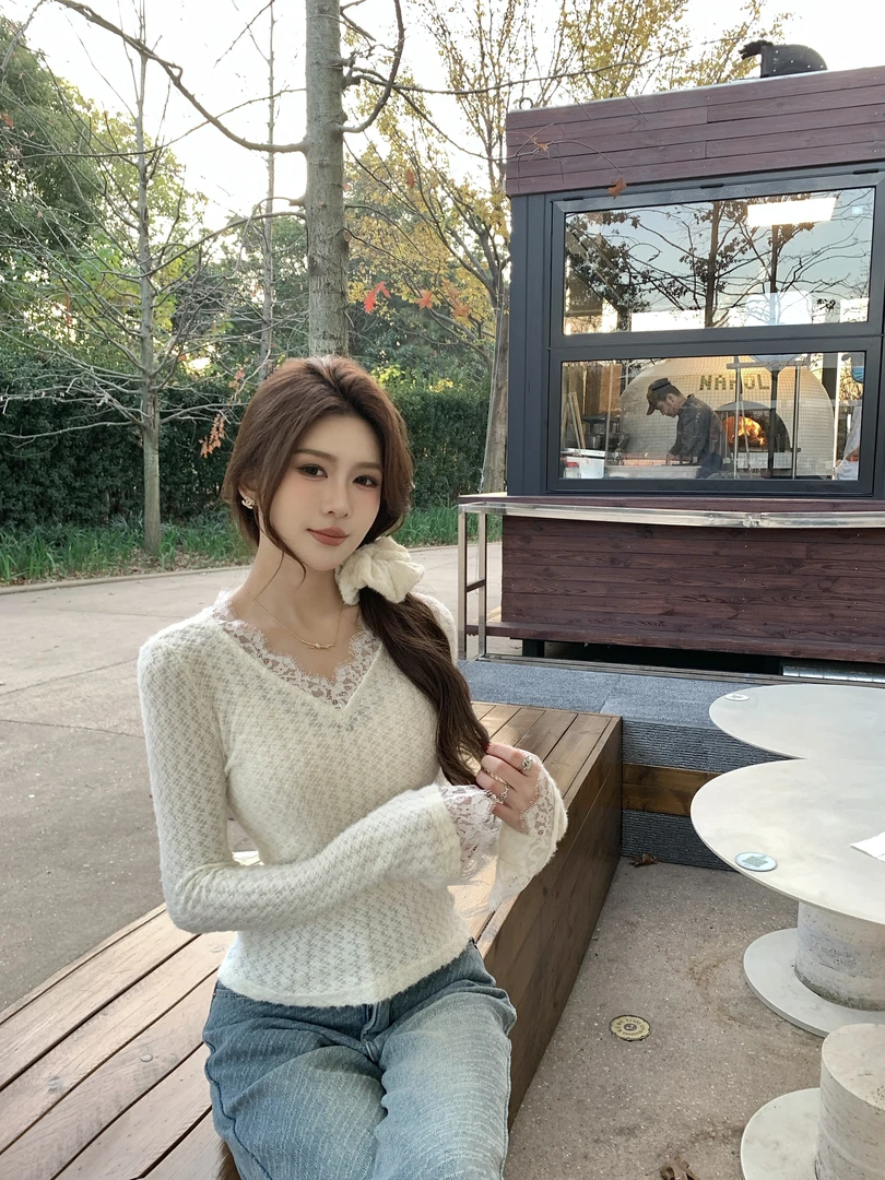 Yue【温柔已至】蕾丝浪漫高奢千金感针织衫打底YY4IMT09
