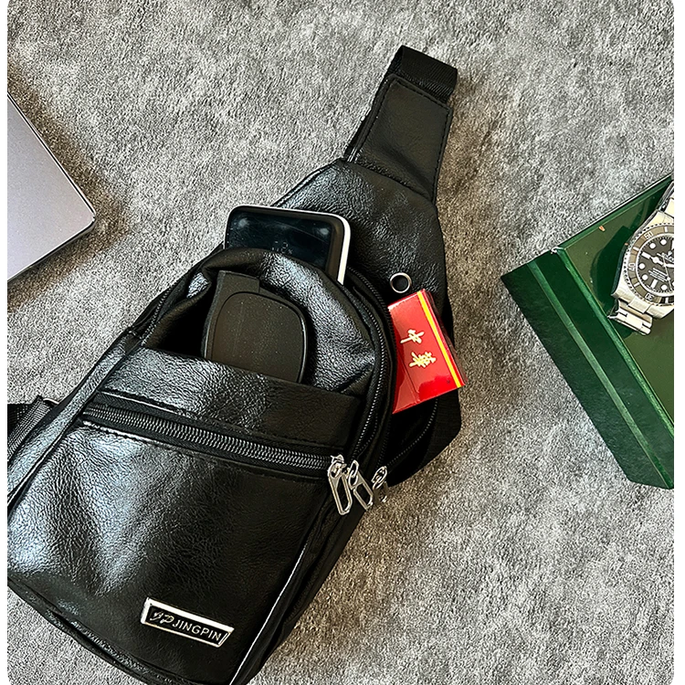 商务男士胸包出差旅行手机收纳包防水pu胸包男户外休闲运动背包