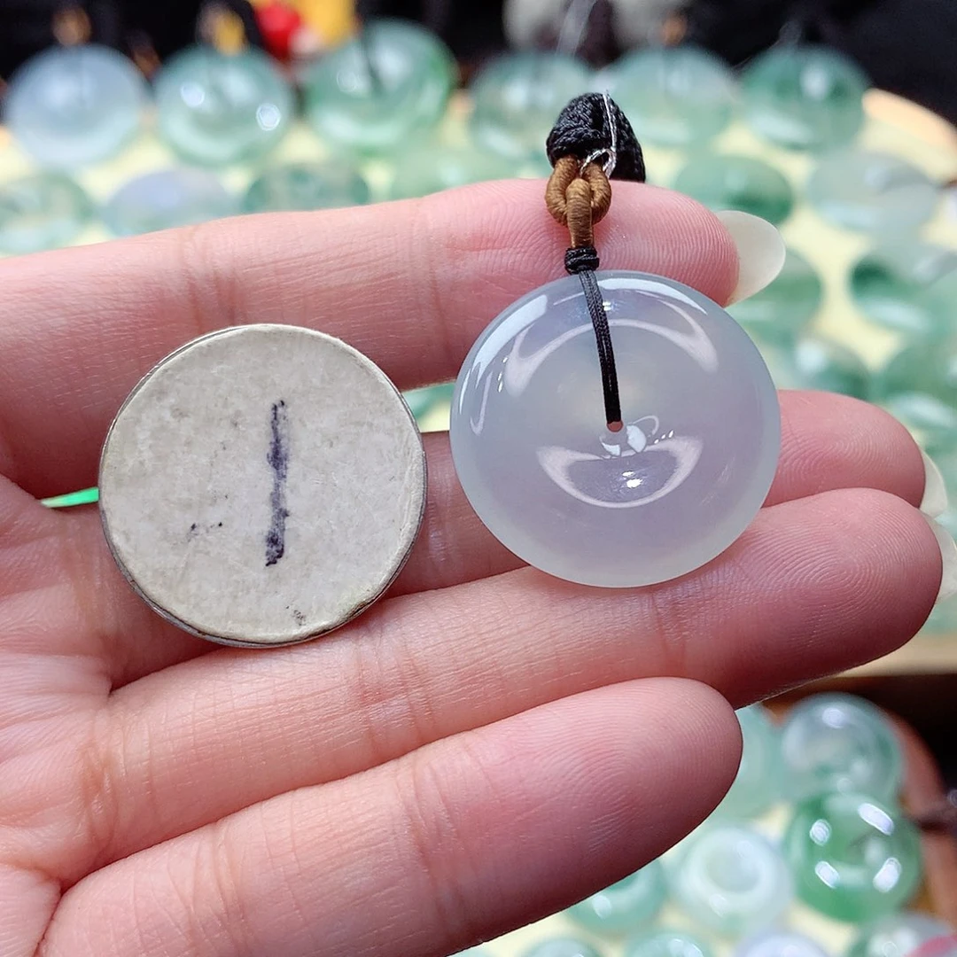 翡翠颈饰未镶嵌翡翠84