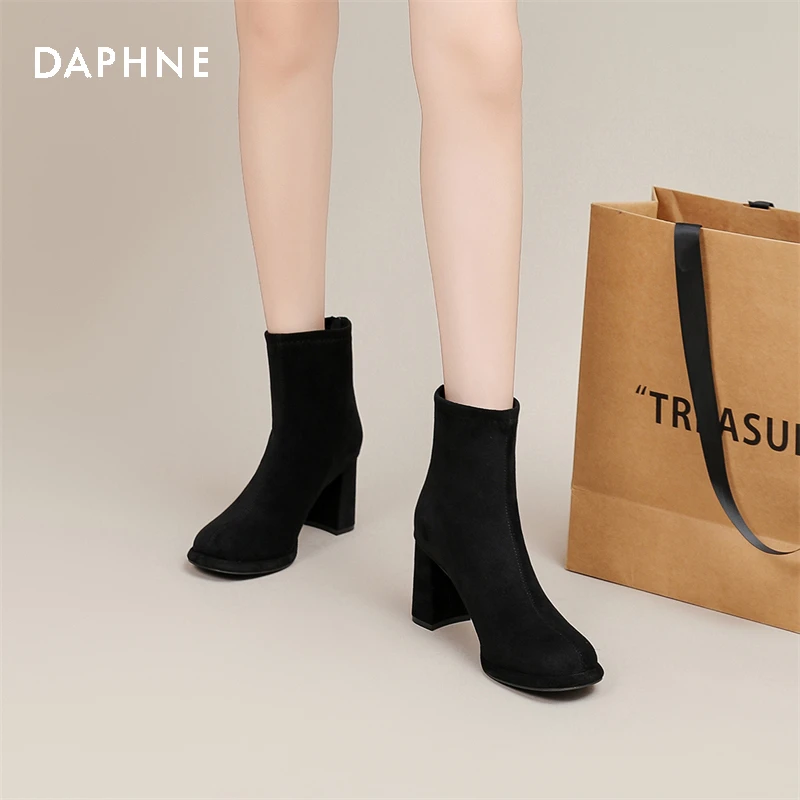 Daphne/达芙妮高跟粗跟靴女2023秋冬新款加绒高跟粗跟舒适绒面鞋