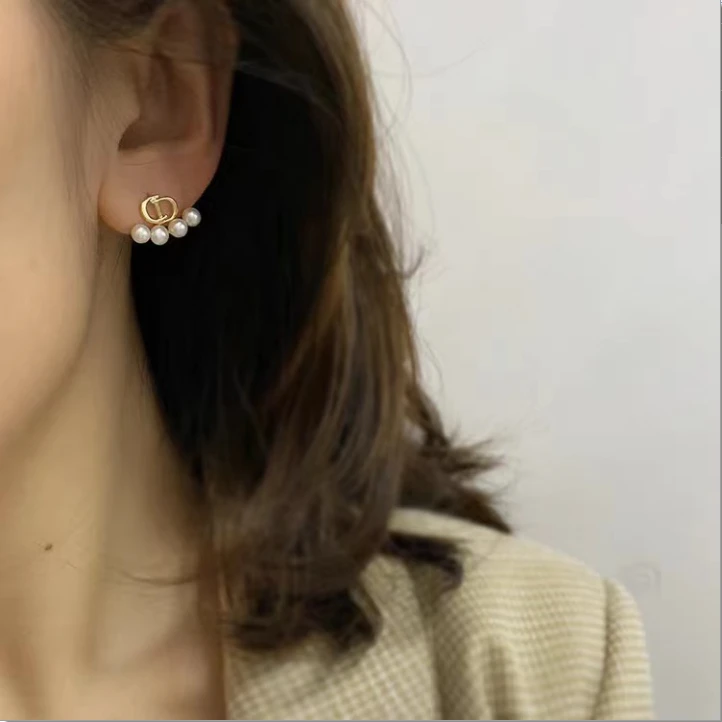 铜合金仿珍珠耳饰  A060 轻奢时尚百搭小众简约精致甜美ins耳钉