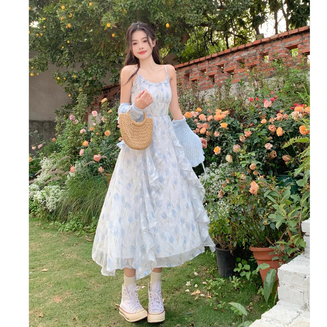 法芬图夏季2025新款法式蓝色碎花吊带连衣裙仙气海边度假长裙套装
