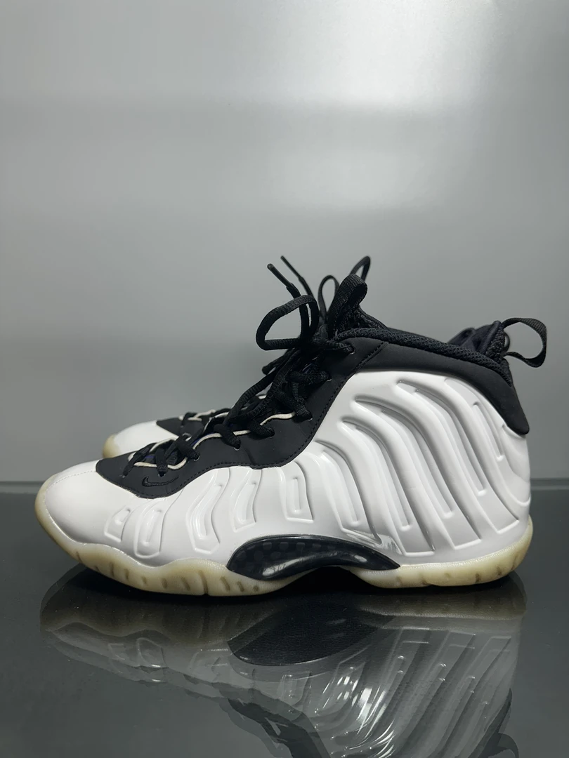 40码 95新 耐克Nike 喷泡 黑白 复古篮球鞋 GS