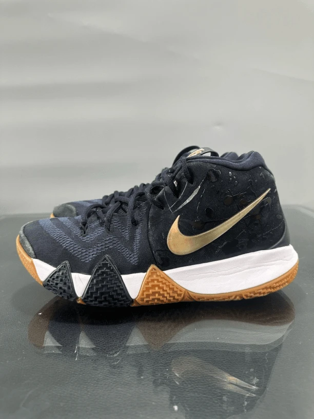 42.5码 90新 耐克Nike 欧文4Kyrie 黑金 实战篮球鞋 公价2199