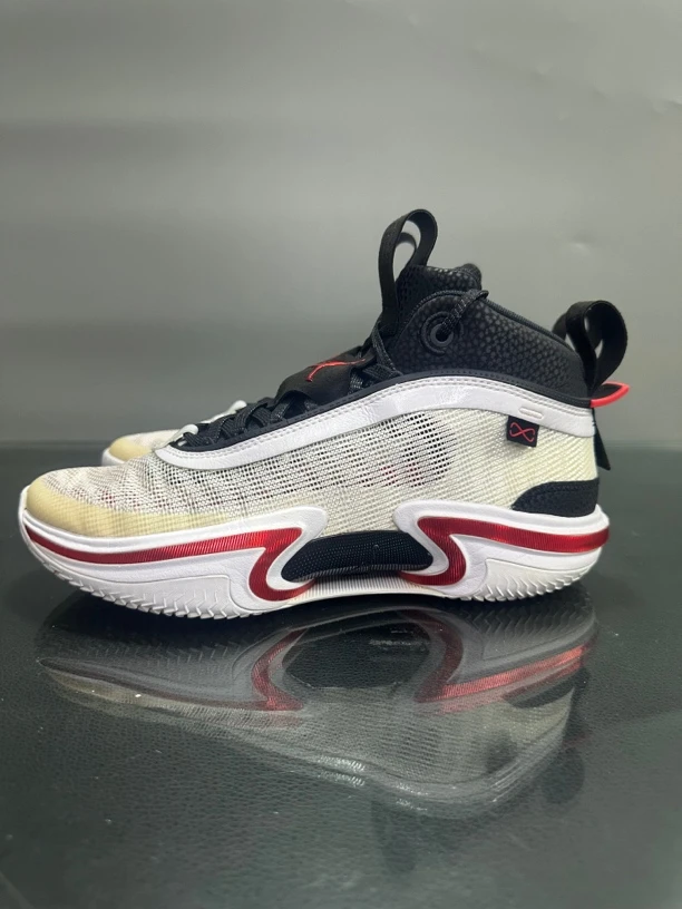 42.5码 95新 耐克Nike AJ36 白红 实战篮球鞋