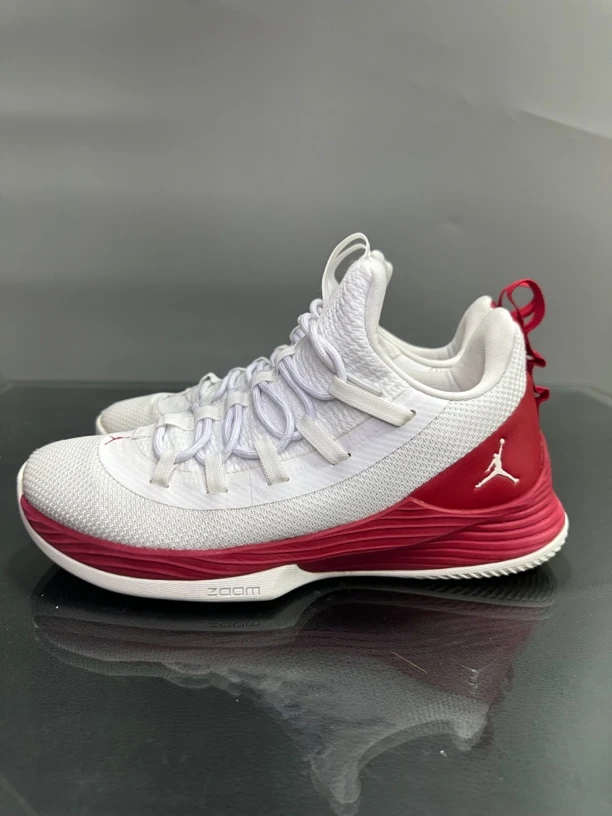 41码 98新 耐克Nike 巴特勒2 白红 实战篮球鞋 已洗护消毒
