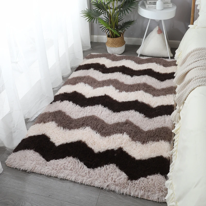 加厚长毛绒卧室床边毯家用网红地毯简约可爱毛毛地垫长条阳台窗毯