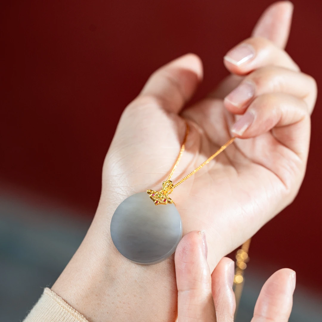 【18k·金】千山暮雪 和田玉烟紫无事牌挂脖项链锁骨链（吾欢喜系列）