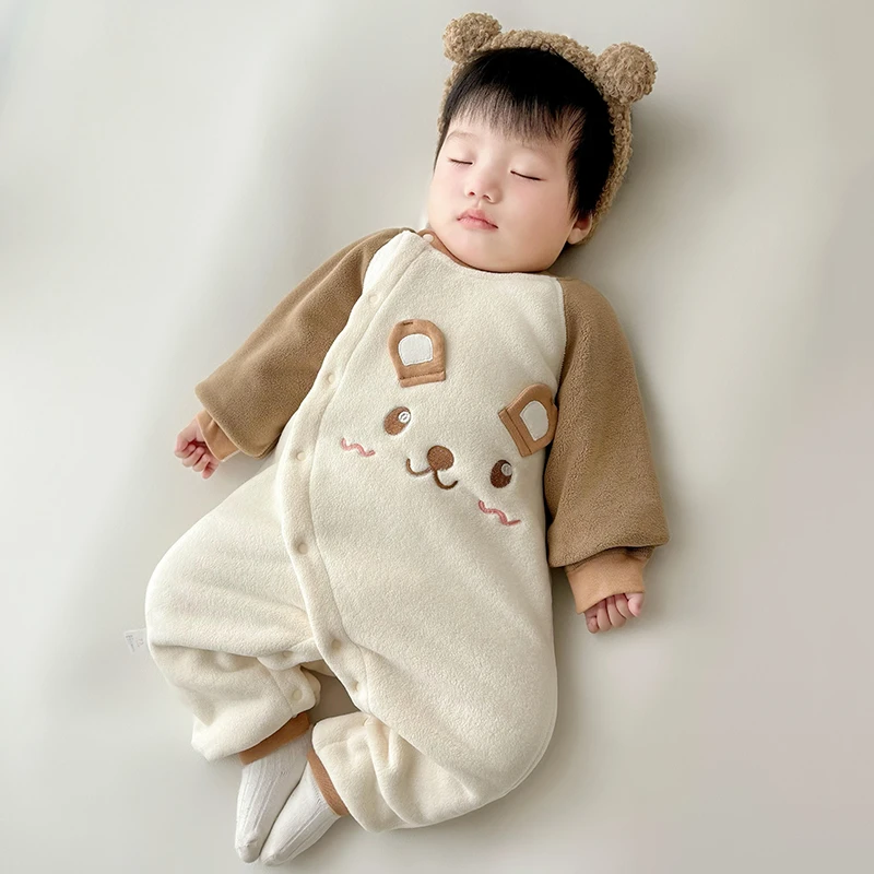 婴儿连体衣冬季加厚加绒宝宝冬装衣服秋冬套装男新生外出抱衣哈衣