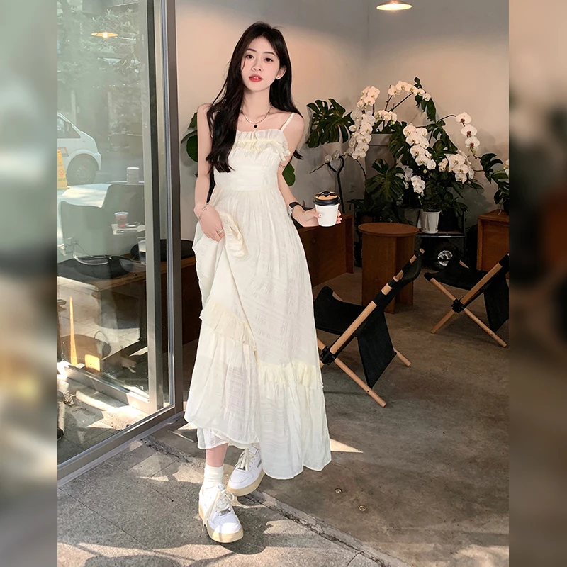 新款气质小众收腰法式初恋仙女小白裙吊带连衣裙子温柔风长裙白色