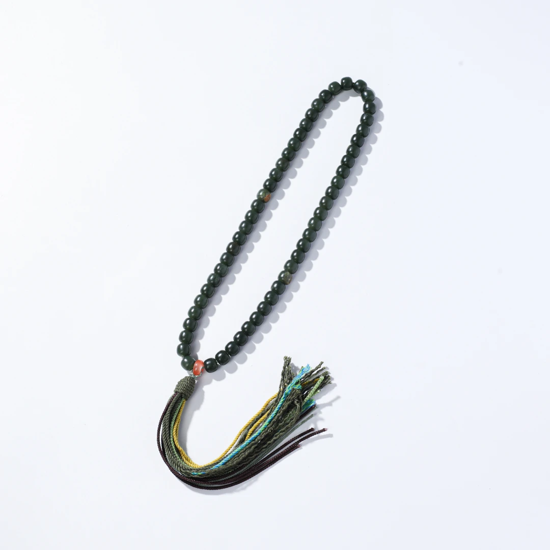 和田玉沙枣青老型手持约7*6mm左右约32g左右 33241023-01