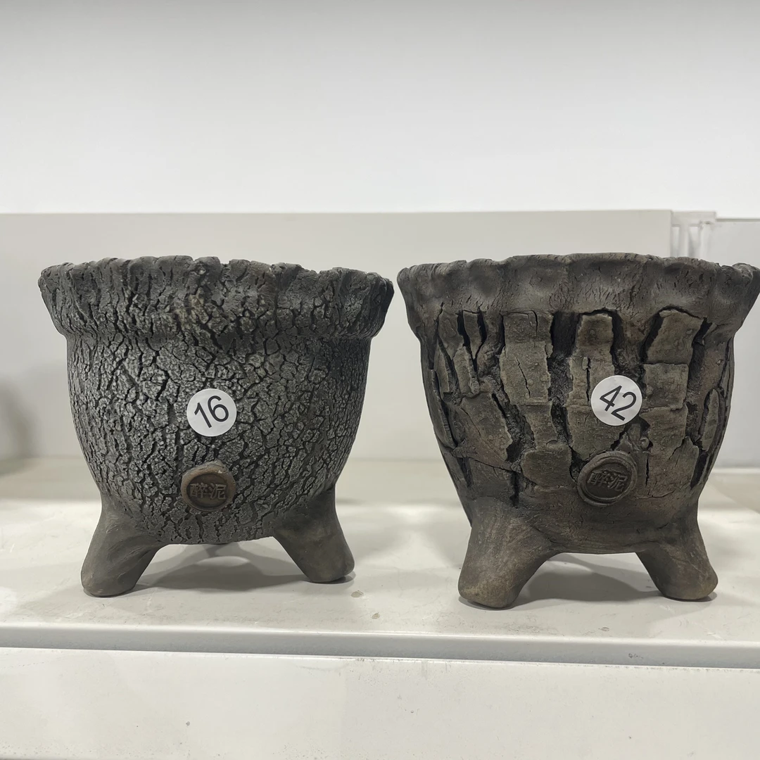 醉泥花口花盆,2个花盆的价钱,内口11高11左右,透气好,手捏花盆