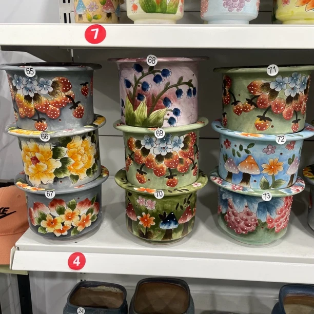 芳芳手绘帽沿花盆，78米2个，内口11.5-12高10-10.5左右，透气好