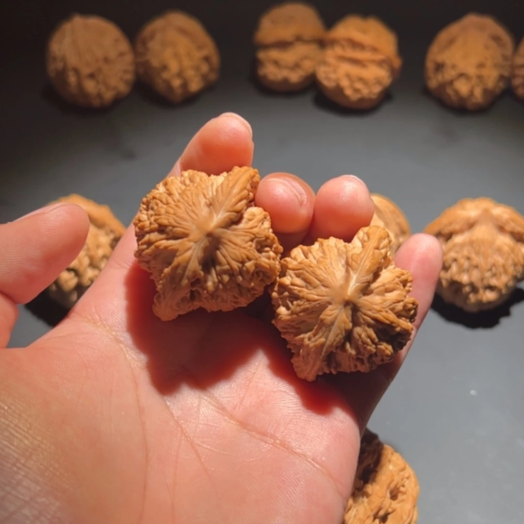 【闪购商品】文玩核桃吊坠空**趣文玩核桃虎头42