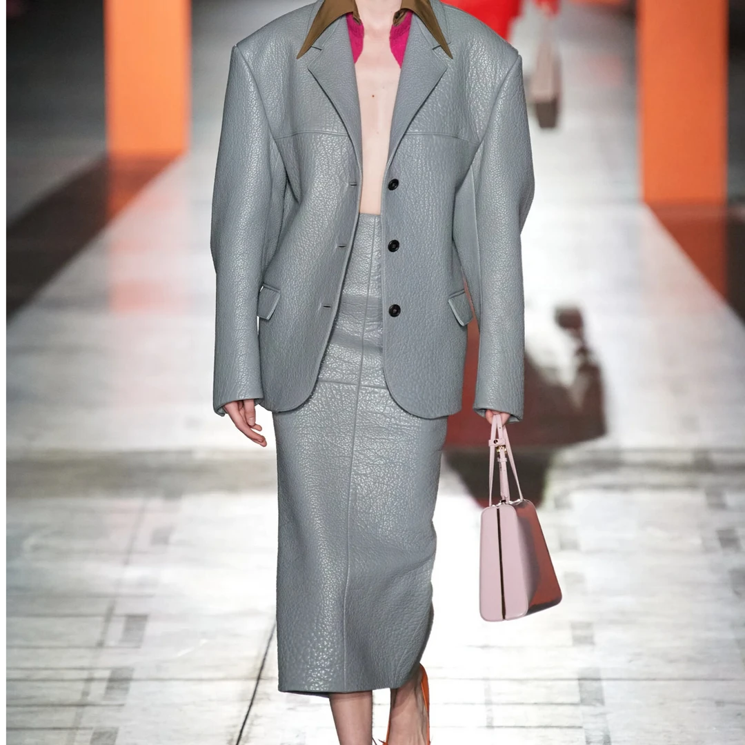 A002 高端气质女装撤柜孤品时尚女装新款宽松