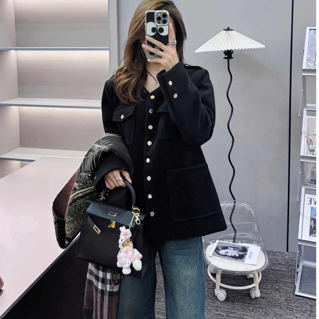 【玥】2025秋冬重工金属纽扣口袋小香外套V1099