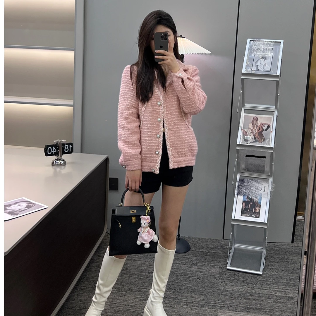 2025秋冬新款樱花钉珠小香外套V1110