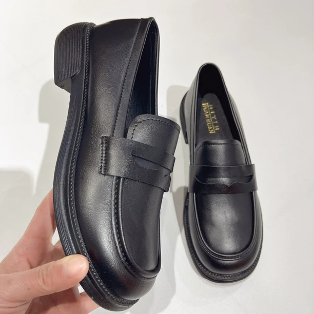 黑色软底圆头乐福鞋舒适女鞋新款时尚春款一脚蹬单鞋防滑久站不累