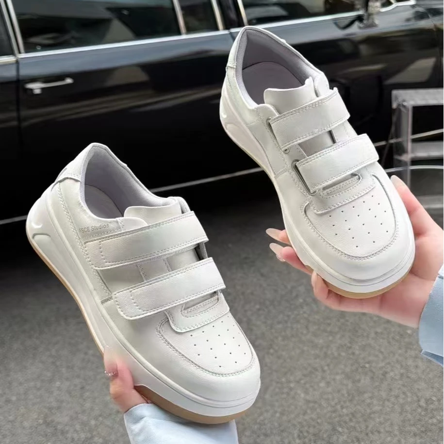 【华小姐】秋冬季新款时尚潮流圆头平底百搭透气休闲鞋9321