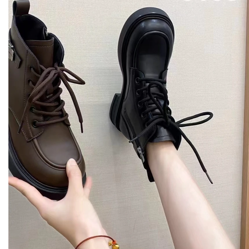 【华小姐】秋冬季新款时尚潮流圆头百搭低跟小短靴3053