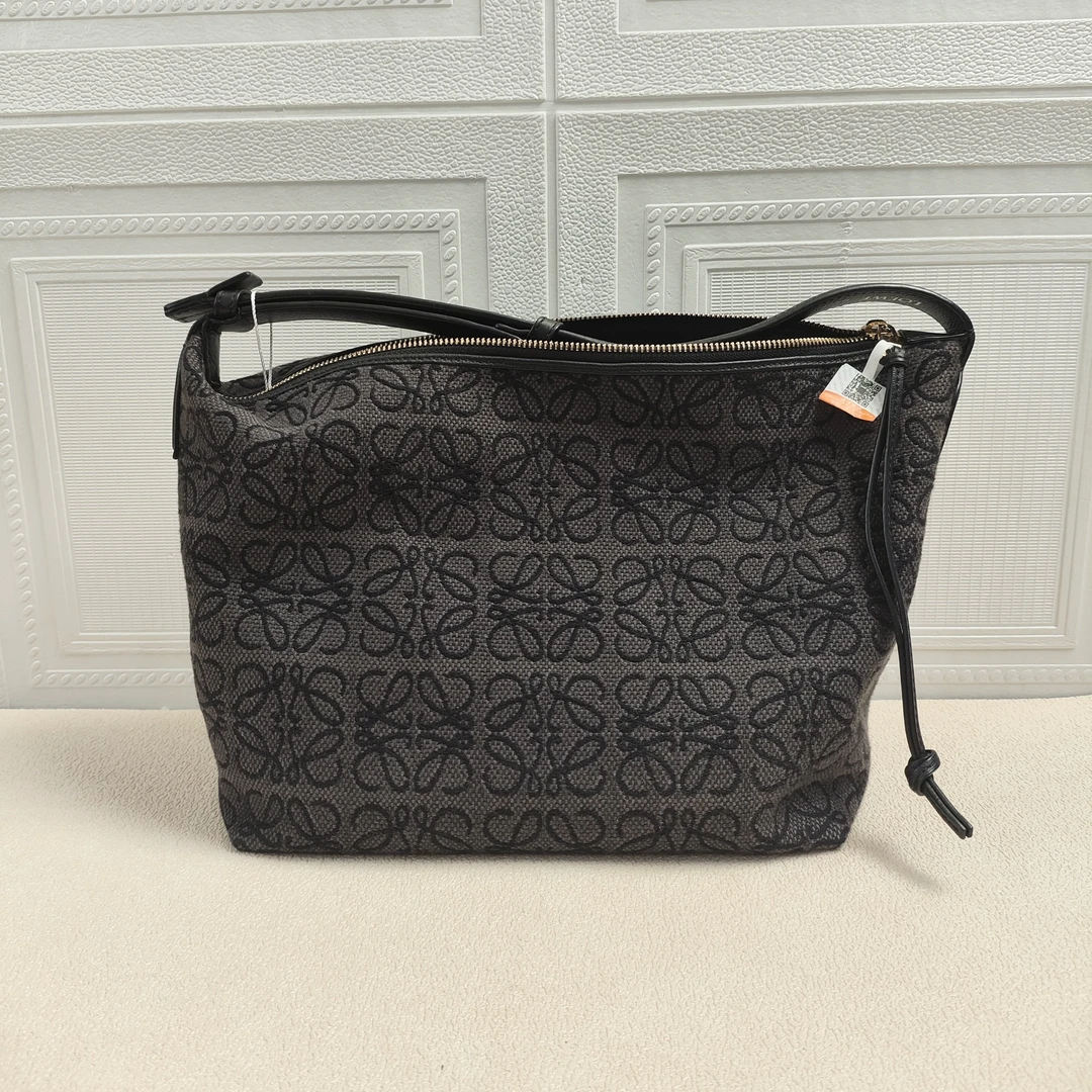 99新 LOEWE/罗意威 麦殿甄选/罗意威帆布老花cubi盒子包底长24cm