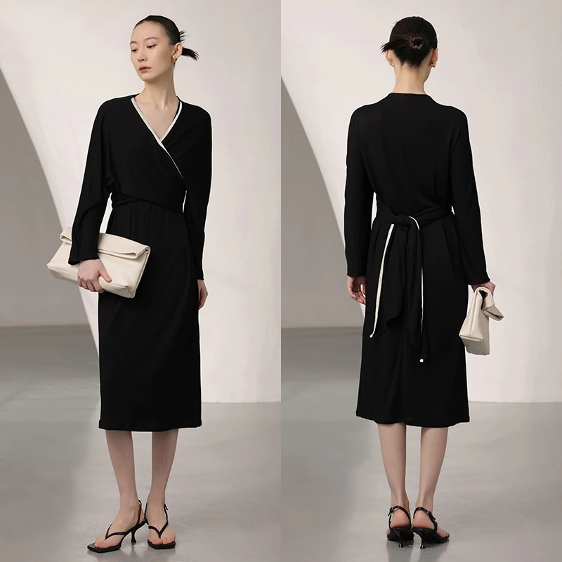 TU黑白拼接高级收腰高腰V领长袖连衣裙女神赫本风宽松连衣裙约会