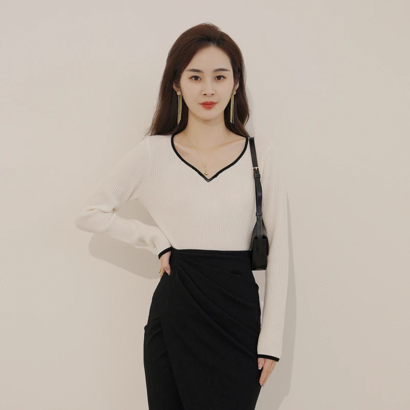 TU女装V领修身羊毛针织衫女内搭秋冬新款长袖针织衫百搭休闲毛衣