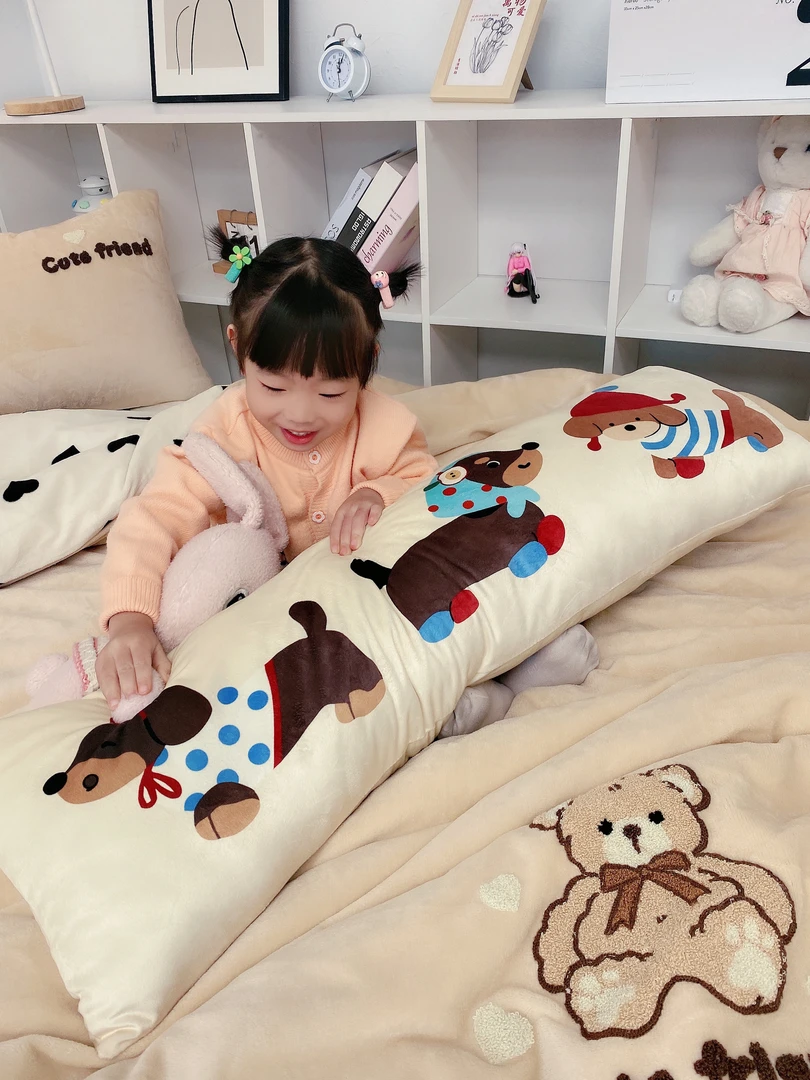 可爱腊肠狗长条抱枕女生睡觉专用夹腿侧睡学生宿舍床上靠垫枕头