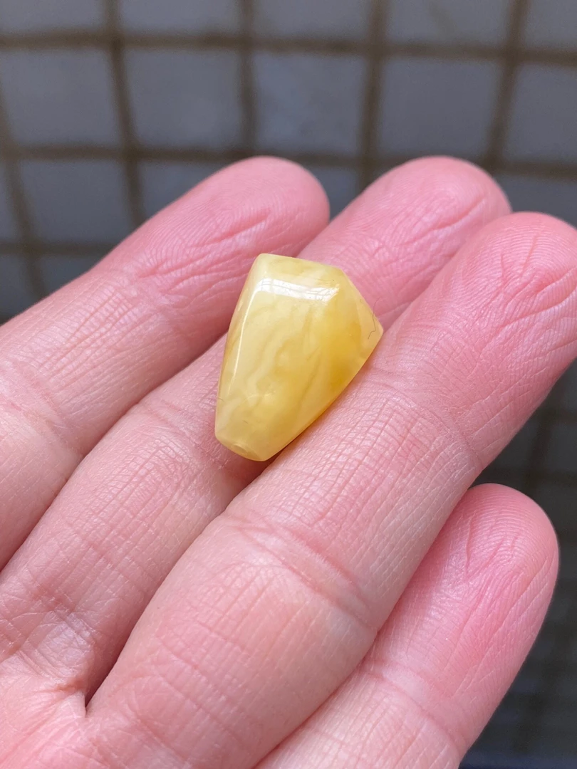 天然蜜蜡满蜡鱼背三通规格13-14多样性发一颗