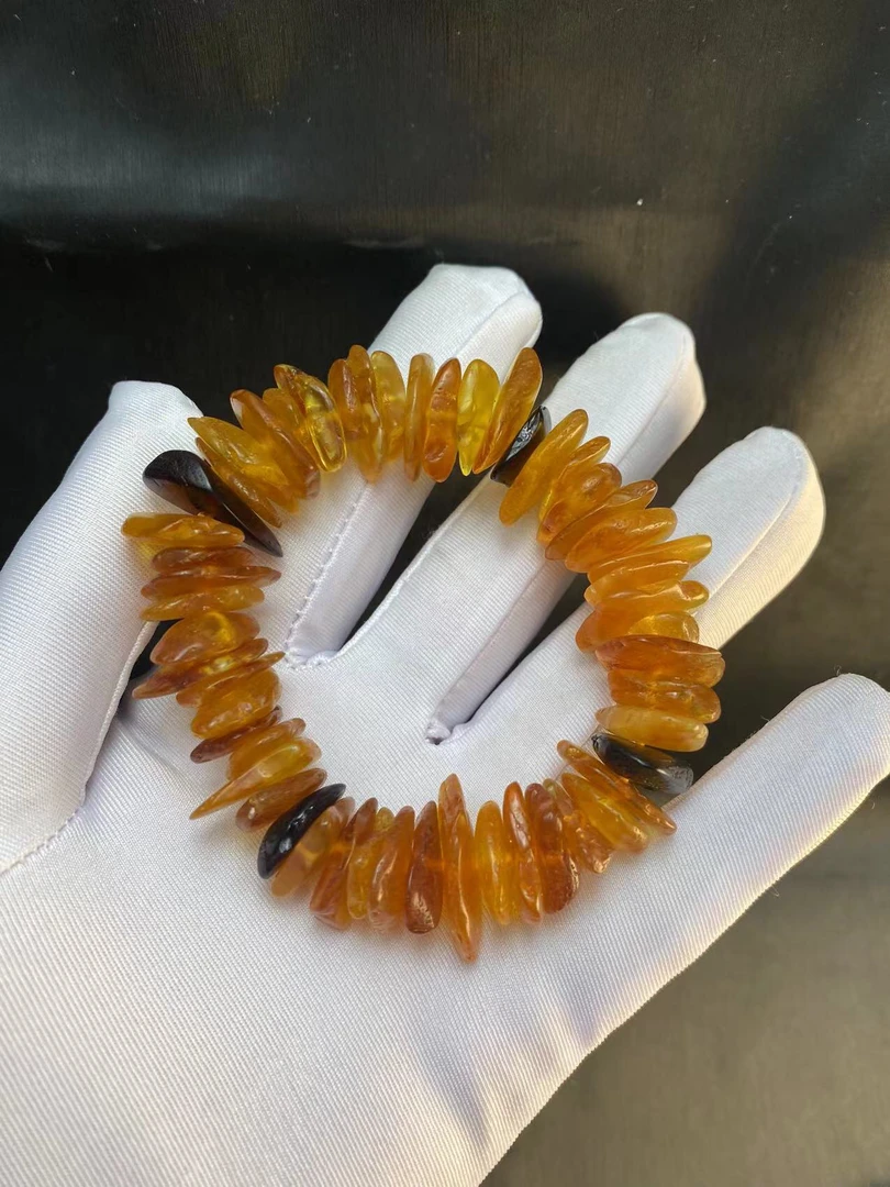 天然琥珀蜜蜡原皮 原石手串 多样性发一条 重24克左右