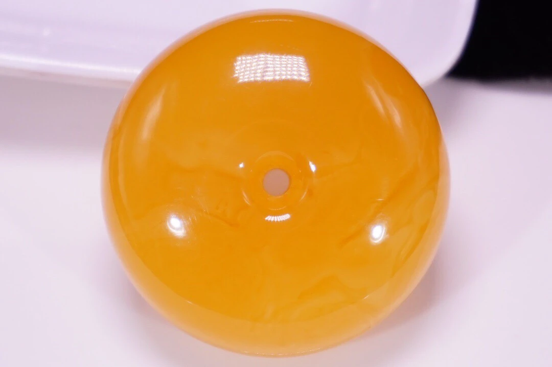 重34.13克 俄料鸡油黄浓蜡平安扣吊坠