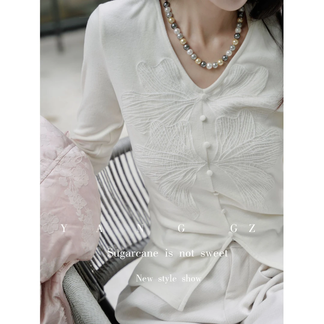 YANG GZ【破茧成蝶】秋冬蝴蝶拼接设计感针织打底衫内搭女GZ053