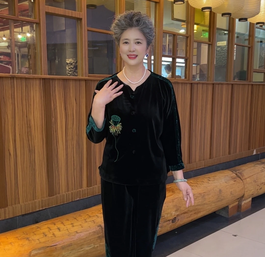 【宝藏衣橱上新】中老年女装早秋新款时尚休闲中式绣花提花婆婆套装