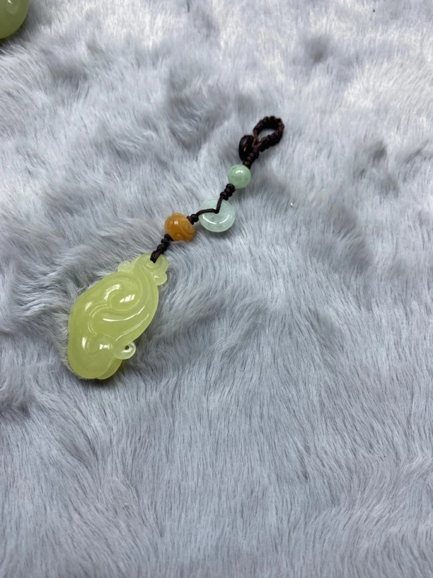 和田玉黄玉玉如意，肉质细腻油润，寓意好